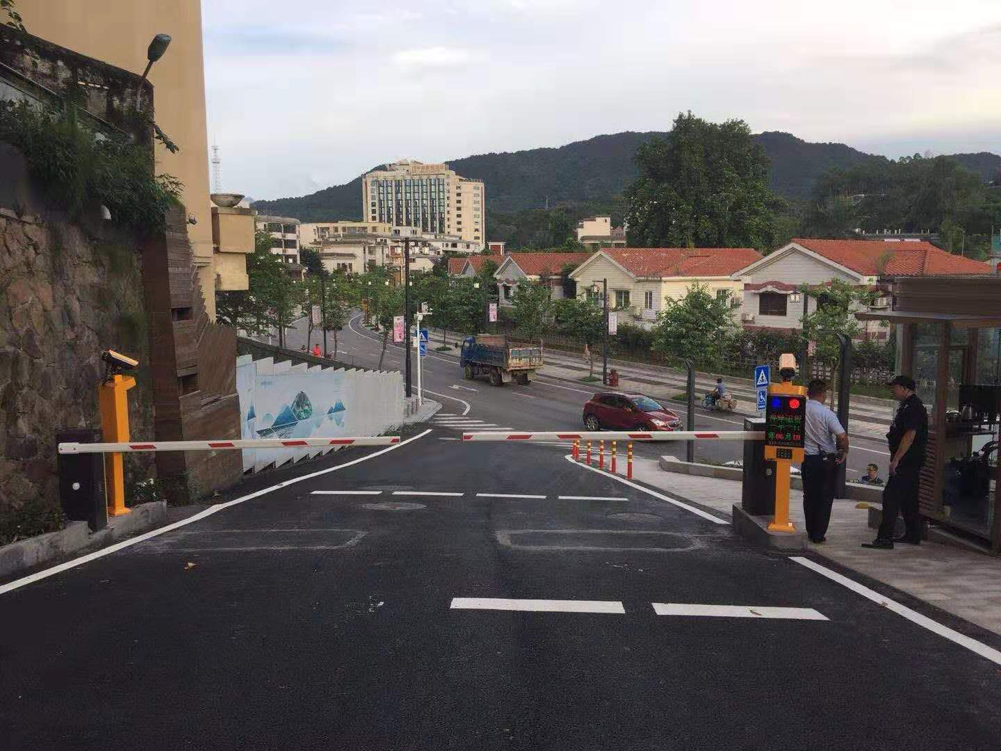 廣州從化錦園溫泉酒店停車(chē)場(chǎng)