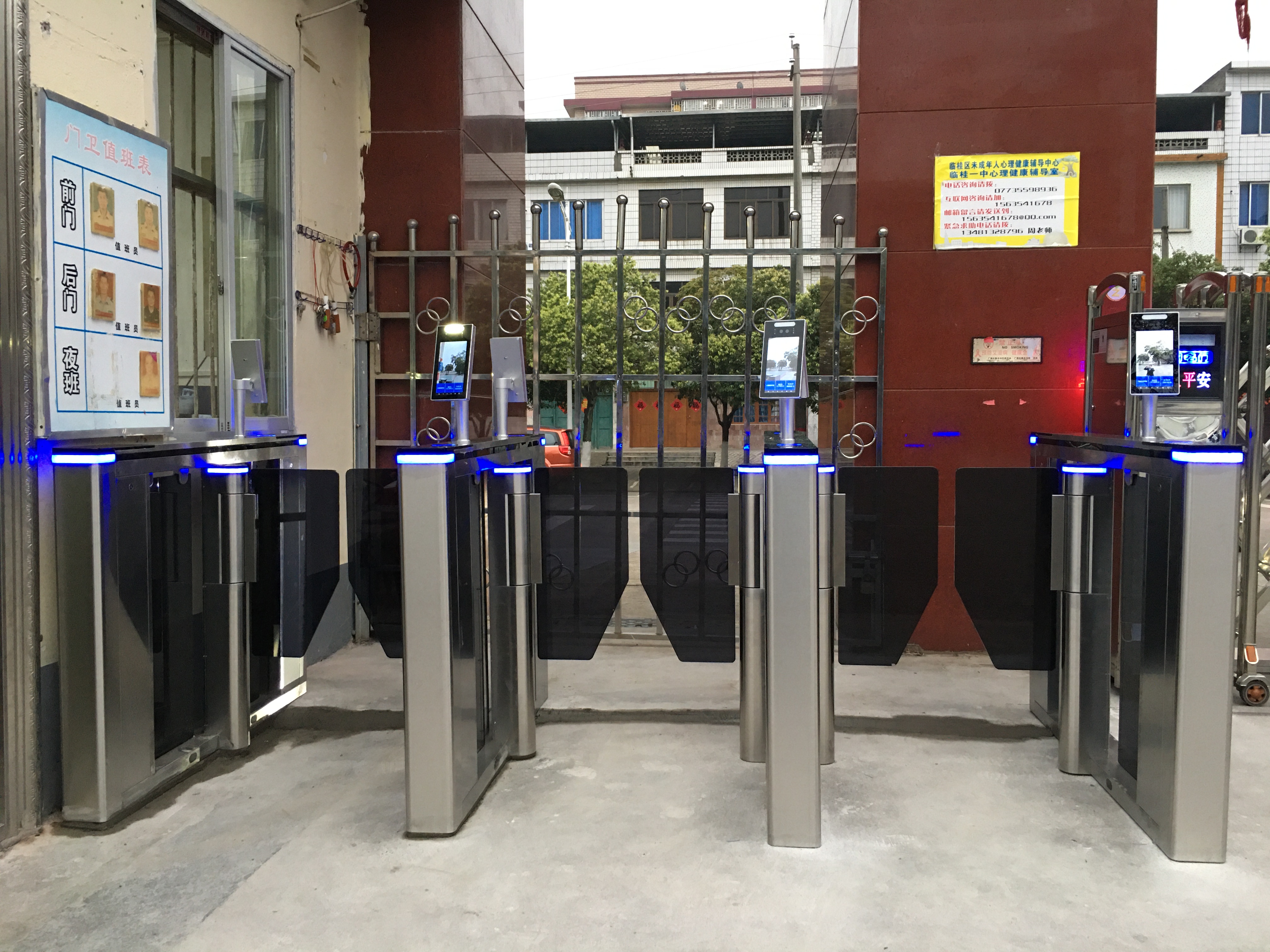 賀我公司速通門進駐桂林市臨桂區(qū)第一中學