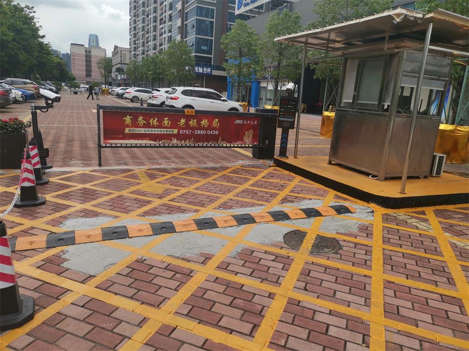 廣東省佛山市順德區(qū)容桂街道佳和大廈停車場(chǎng)
